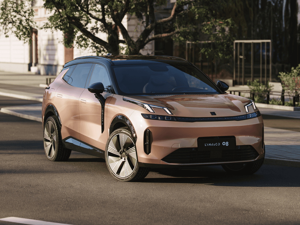 Mata do bagażnika Lynk & Co 08 2025