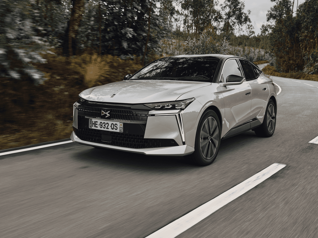 Mata do bagażnika DS N4 2025