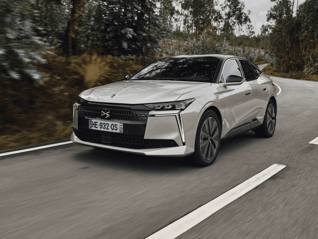 Mata do bagażnika DS N4 2025 - 2026