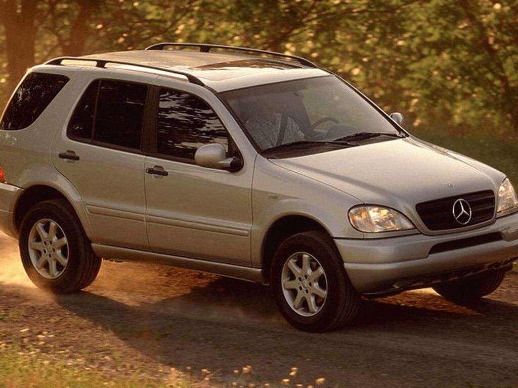 Dywaniki do Mercedes Klasa M W163 1997 - 2005