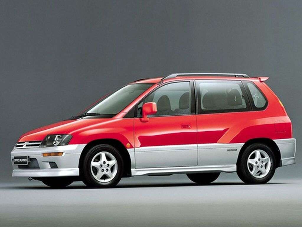 Dywaniki do Mitsubishi Space Runner 1999 - 2002