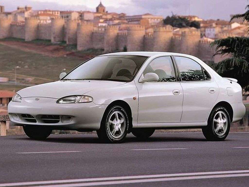 Dywaniki do Hyundai Lantra 1996 - 1998