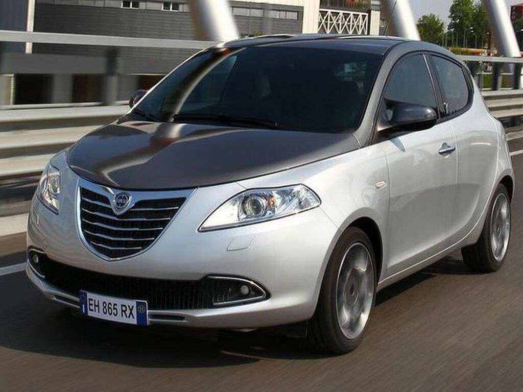 Mata do bagażnika Lancia Ypsilon 2011 - 2016