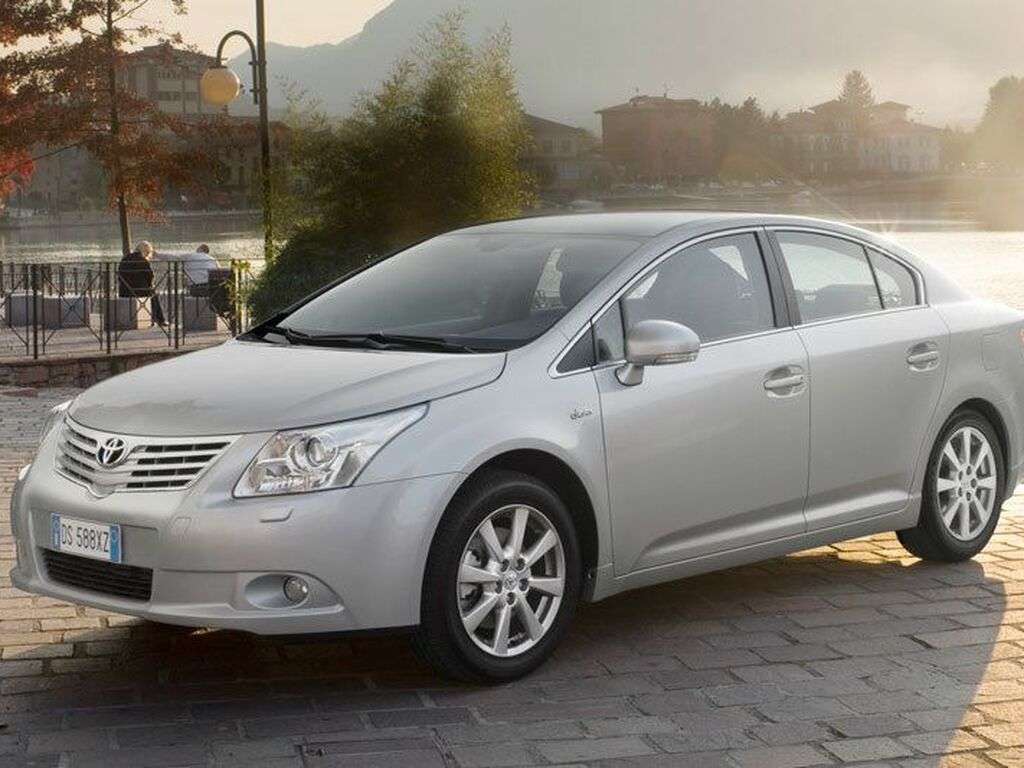 Mata do bagażnika Toyota Avensis 2009 - 2012