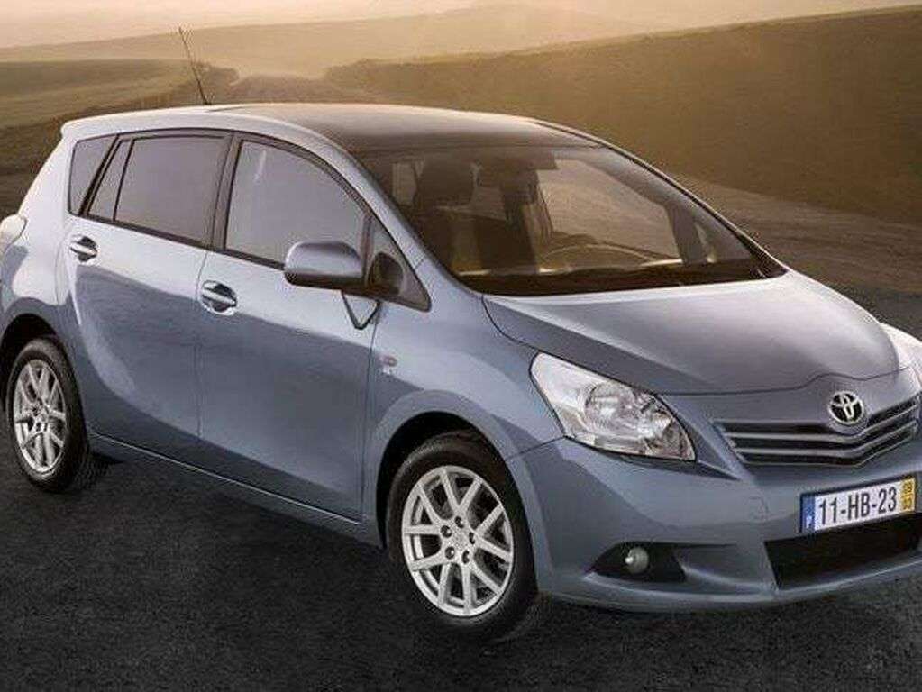Mata do bagażnika Toyota Verso 2009 - 2013
