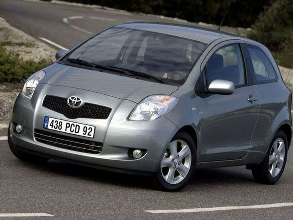 Mata do bagażnika Toyota Yaris 2006 - 2011