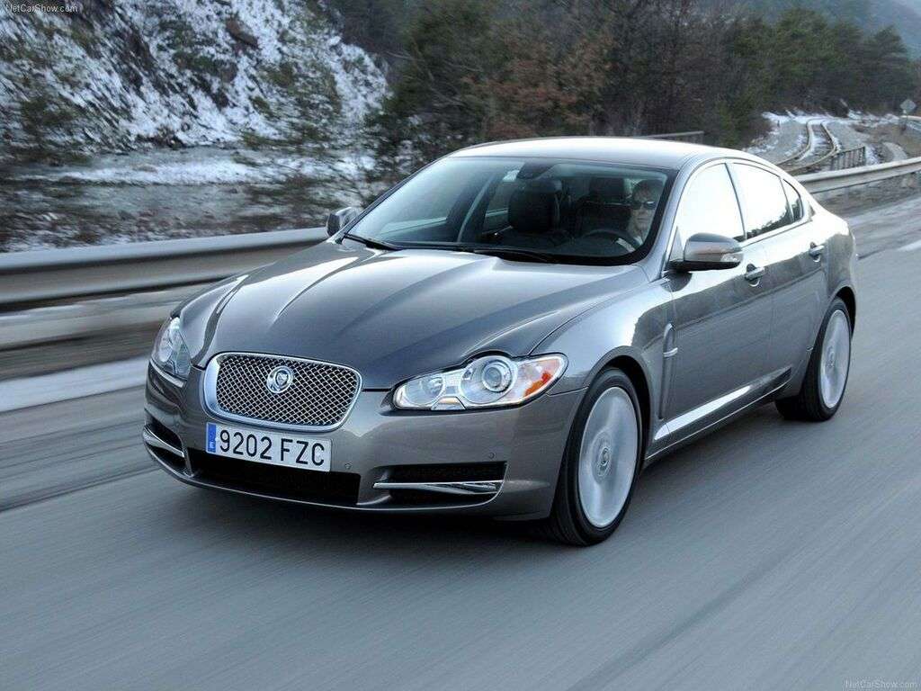 Mata do bagażnika Jaguar XF 2008 - 2015