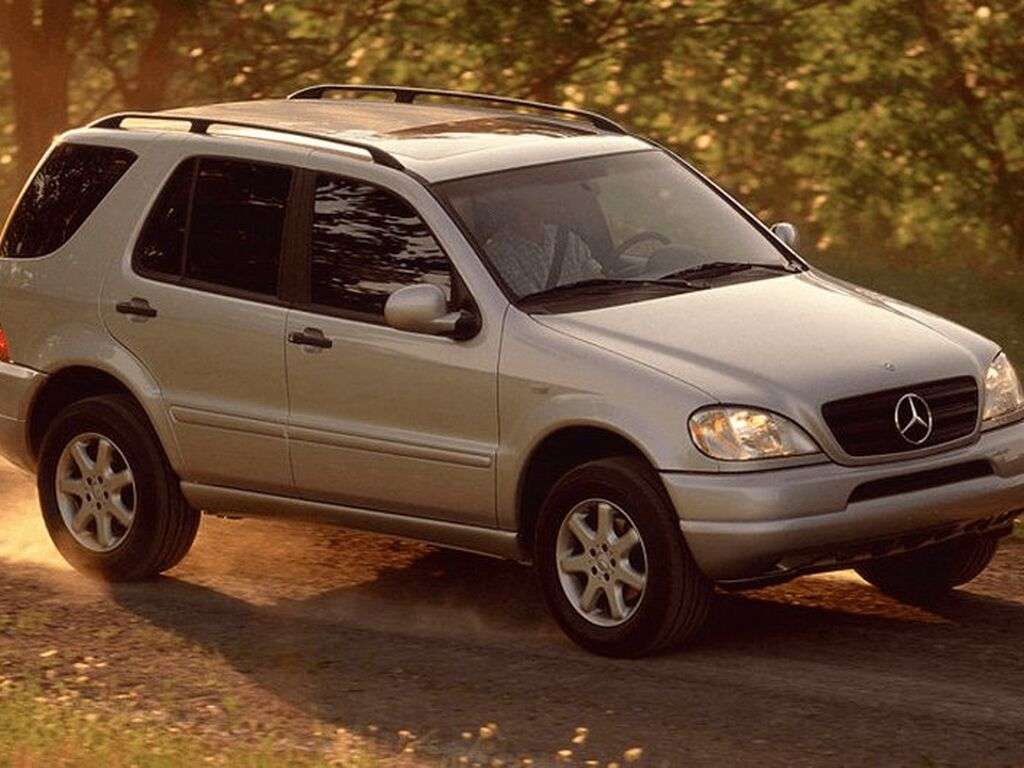 Dywaniki do Mercedes Klasa M W163 1997 - 2005