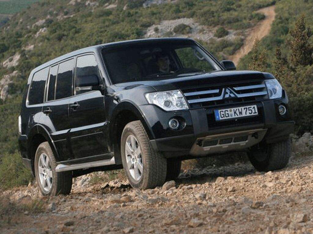 Dywaniki do Mitsubishi Pajero 2006 - 2021